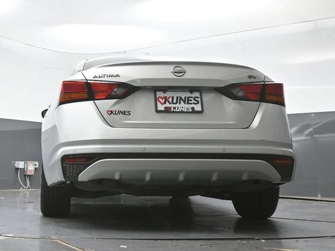 Used 2024 Nissan Altima 2.5 SV FWD image 54