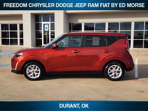 Used 2023 Kia Soul LX w/ Option Group 015 image 3