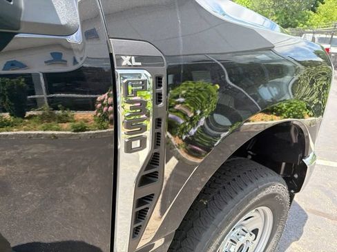 New 2026 Ford F350 XL w/ XL Chrome Package AWD/4WD image 9