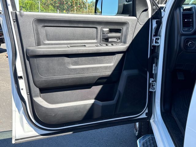 Used 2022 RAM 2500 Tradesman w/ Chrome Appearance Group AWD/4WD image 17