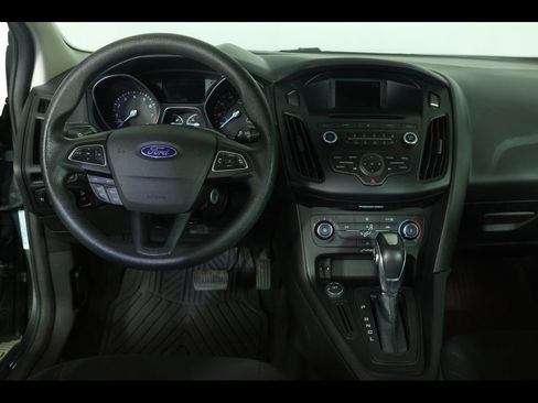 Used 2015 Ford Focus SE FWD image 8