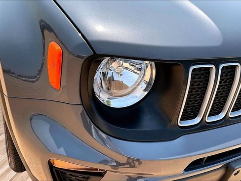 Used 2023 Jeep Renegade Latitude AWD/4WD image 27