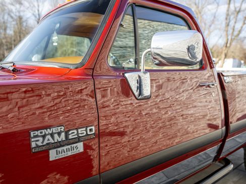 Used 1993 Dodge D/W Truck 250 image 31