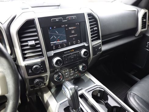 Used 2018 Ford F150 Lariat w/ Equipment Group 502A Luxury AWD/4WD image 15