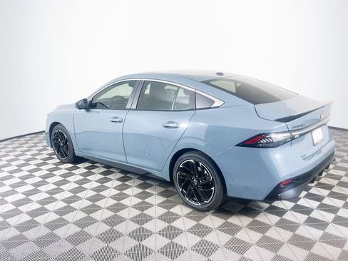 New 2026 Nissan Sentra SR w/ SR Premium Package FWD image 5