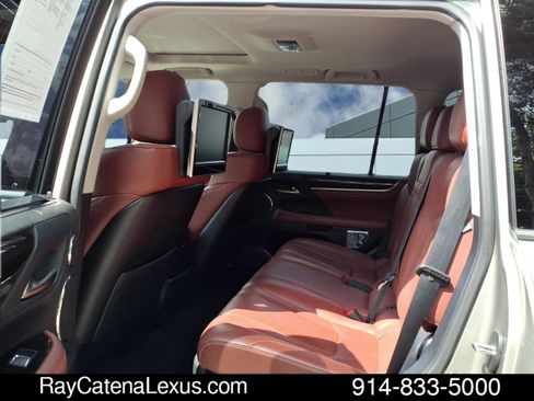 Certified 2020 Lexus LX 570 4WD w/ Luxury Package image 17