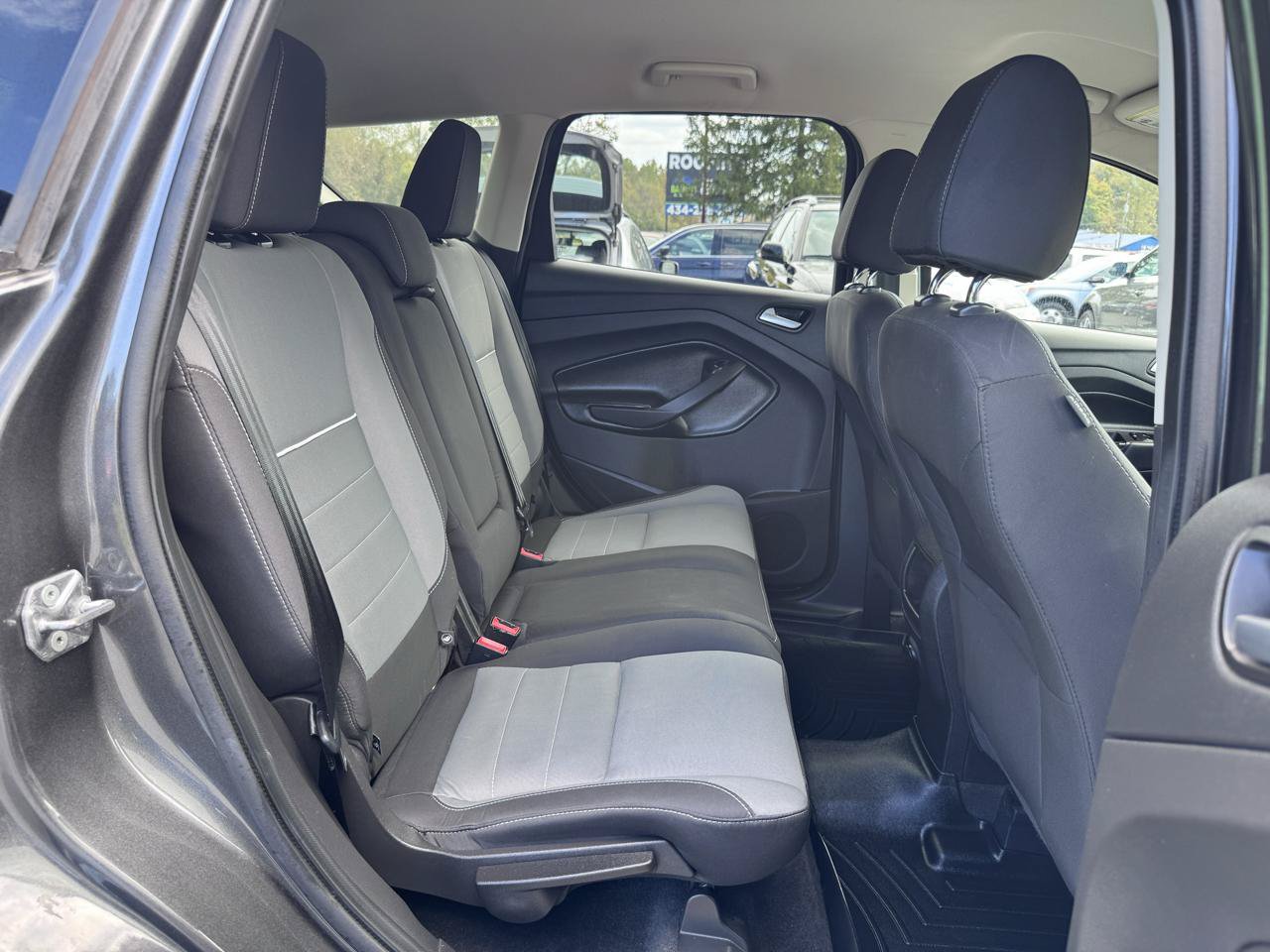 Used 2015 Ford Escape SE AWD/4WD image 16