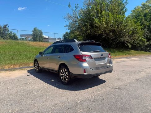 Used 2016 Subaru Outback 2.5i Limited AWD/4WD image 19