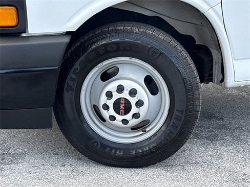 Used 2019 GMC Savana 3500 Extended image 28