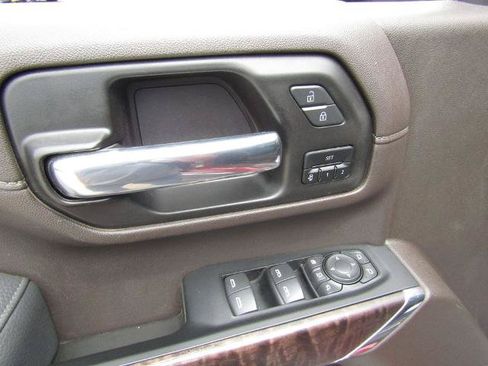 Used 2023 GMC Sierra 2500 Denali w/ Denali Ultimate Package AWD/4WD image 31