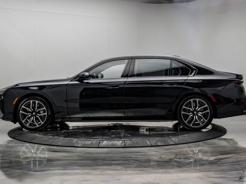Used 2026 BMW 760i xDrive w/ Executive Package AWD/4WD image 7