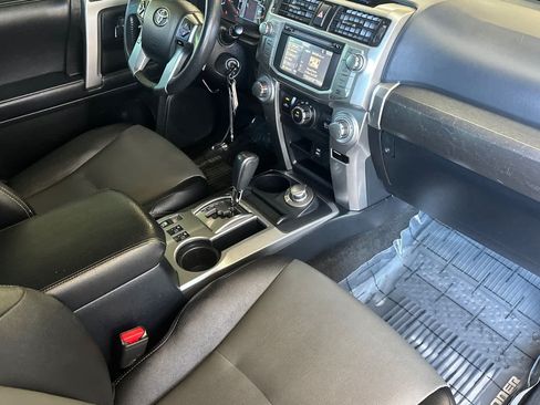 Used 2018 Toyota 4Runner SR5 Premium AWD/4WD image 17