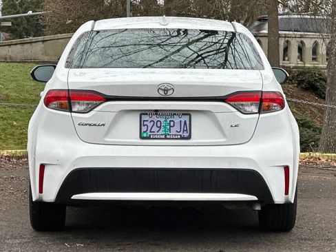 Used 2022 Toyota Corolla LE image 7