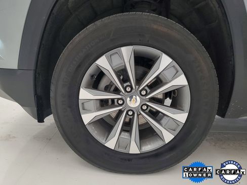 Used 2025 Chevrolet Equinox LT FWD image 8