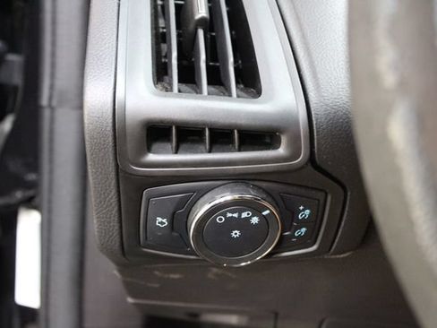 Used 2014 Ford Focus SE FWD image 15