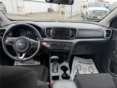 Used 2018 Kia Sportage LX image 11