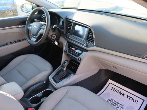 Used 2017 Hyundai Elantra SE image 10