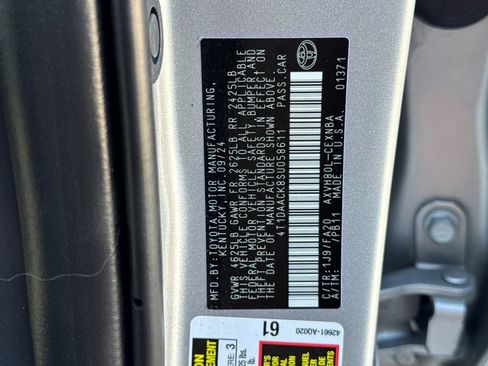 Used 2025 Toyota Camry LE FWD image 32
