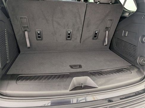 Used 2023 GMC Yukon SLT image 32