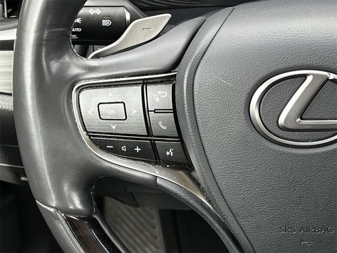 Used 2020 Lexus ES 300h w/ Premium Package image 12