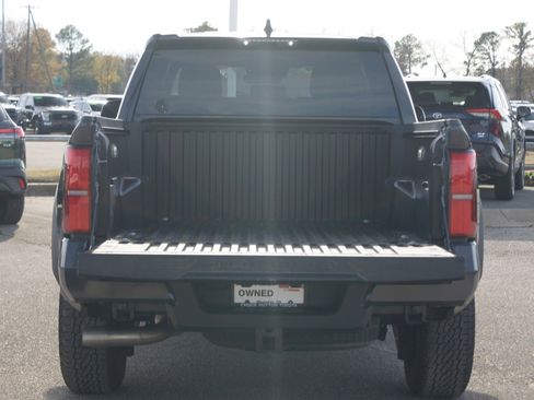 Used 2024 Toyota Tacoma TRD Off-Road image 15