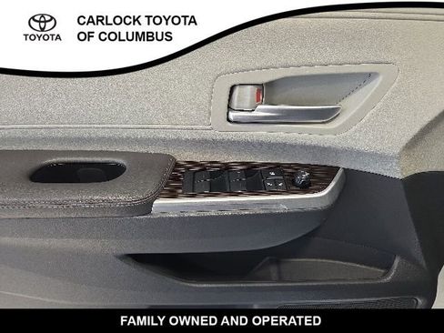 Used 2024 Toyota Sienna XLE FWD image 11