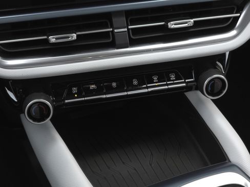 Used 2024 Chevrolet Equinox EV LT w/ Active Safety Package 3 image 17