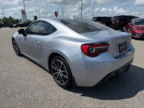 Used 2017 Toyota 86 RWD image 8