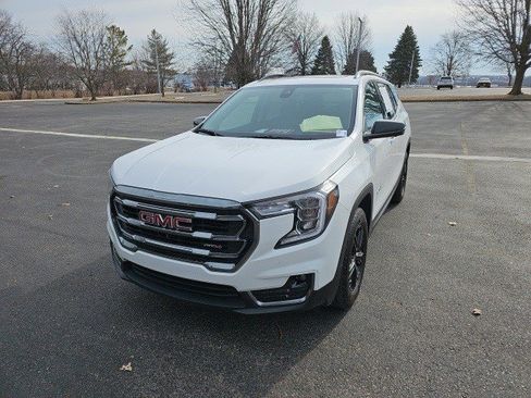 Used 2024 GMC Terrain AT4 w/ Infotainment Package II image 2