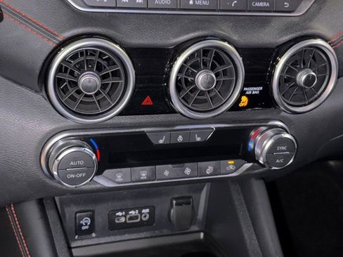 Used 2024 Nissan Sentra SR w/ SR Premium Package image 29