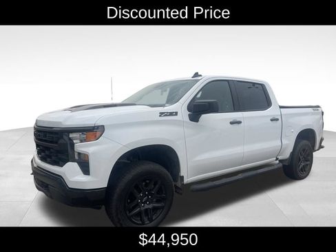Used 2025 Chevrolet Silverado 1500 Custom Trail Boss w/ Turbomax Blackout Package AWD/4WD image 3