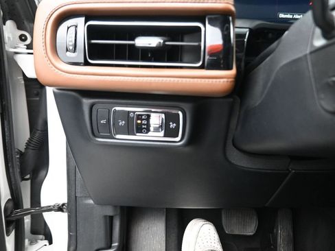 Used 2023 Lincoln Aviator Reserve w/ Equipment Group 201A image 11