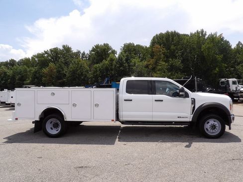 Used 2024 Ford F550 4x4 Crew Cab Super Duty w/ XLT Value Package image 9