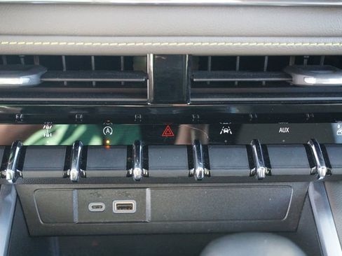 Used 2024 Chevrolet Colorado ZR2 w/ Safety Package image 28