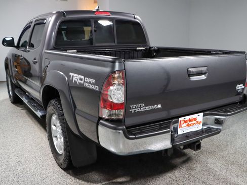 Used 2015 Toyota Tacoma 4x4 Double Cab image 9
