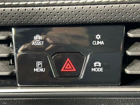 Used 2024 Volkswagen Atlas SE image 22