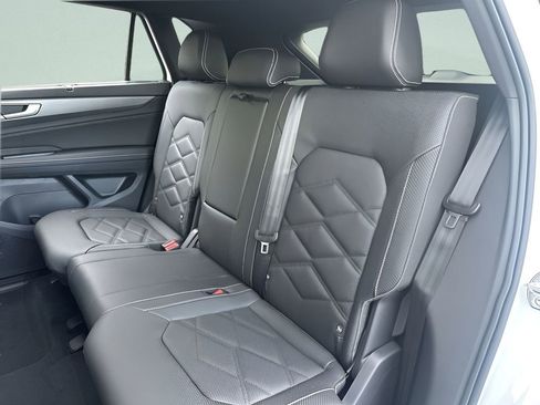 New 2026 Volkswagen Atlas Cross Sport SE image 23