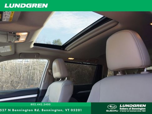 Used 2019 Toyota Highlander XLE AWD/4WD image 23