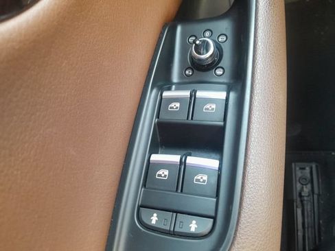 Used 2018 Audi Q7 3.0T Prestige w/ Prestige Package AWD/4WD image 9
