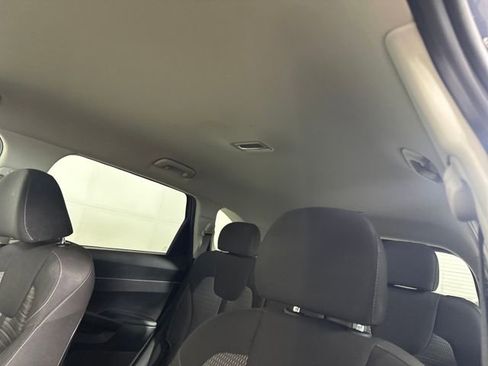 Used 2023 Kia Sorento LX image 12