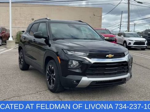 Used 2021 Chevrolet TrailBlazer LT w/ Convenience Package image 2