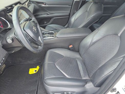 Used 2018 Toyota Camry XSE image 5