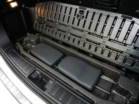 Used 2023 Mitsubishi Outlander SE image 31