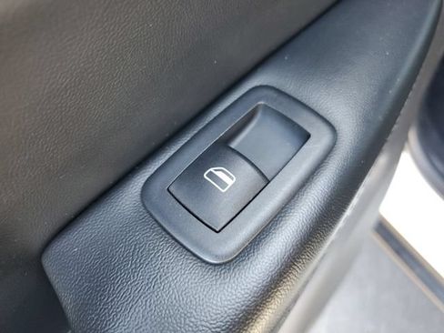 Used 2019 Jeep Grand Cherokee Laredo RWD image 14