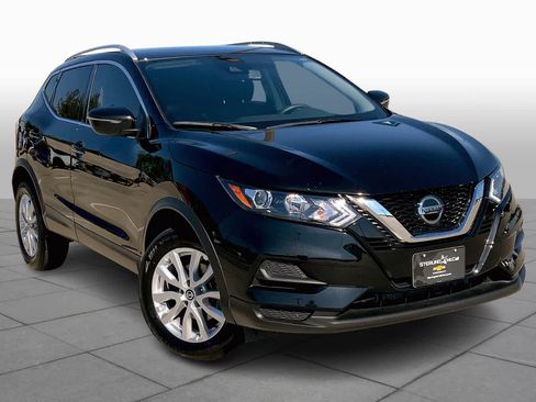 Used 2020 Nissan Rogue Sport SV FWD image 3