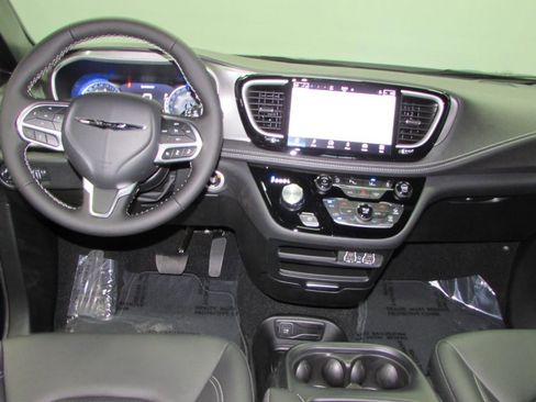 New 2025 Chrysler Pacifica Select image 22