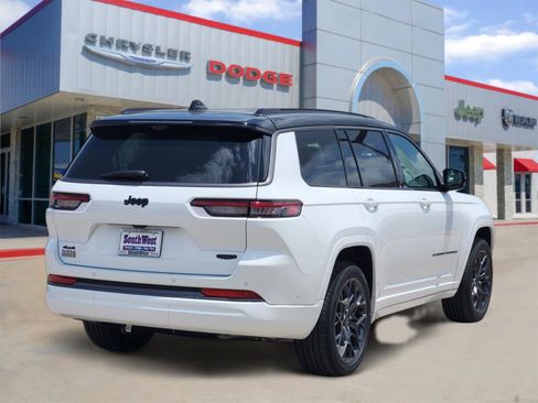 New 2026 Jeep Grand Cherokee L Summit AWD/4WD image 5