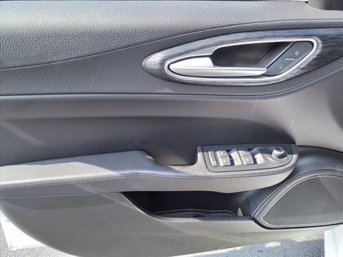 Used 2024 Alfa Romeo Giulia Sprint image 10