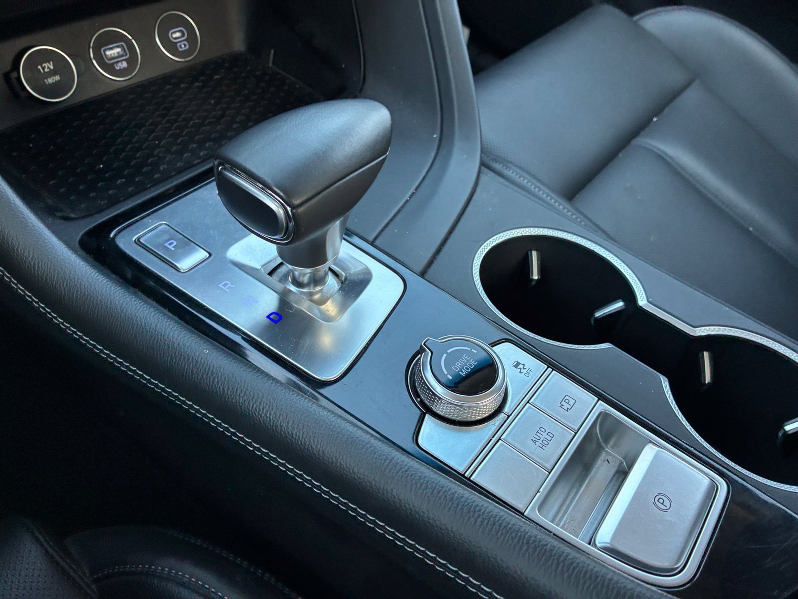 Used 2025 Genesis G70 2.5T RWD image 11