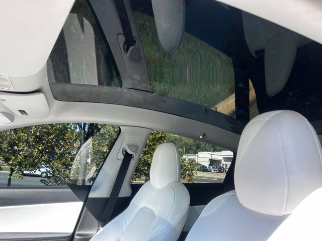 Used 2022 Tesla Model Y Long Range AWD/4WD image 12
